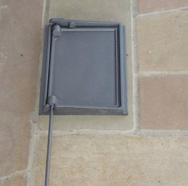 Innbee® Gusseisen Luftregulierung 770mm x 295mm x 205mm – Rauchklappe zur Regulierung des Abgasstroms für Kamin und Ofen Drehbar In-2704